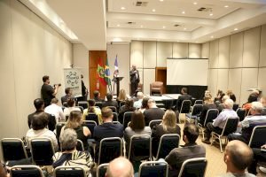 Síndicos e administradores condominiais de Joinville e região recebem homenagem durante Simpósio e Jantar Festivo