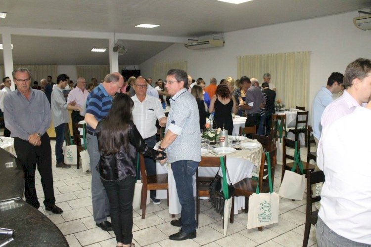 JANTAR EM COMEMORAÇÃO AO DIA DO SÍNDICO